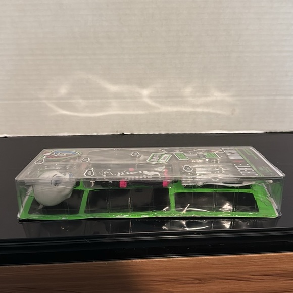 NIB Monster High Create a Monster Add On Pack Skeleton 2011 Original Run NRFB - Picture 4 of 6